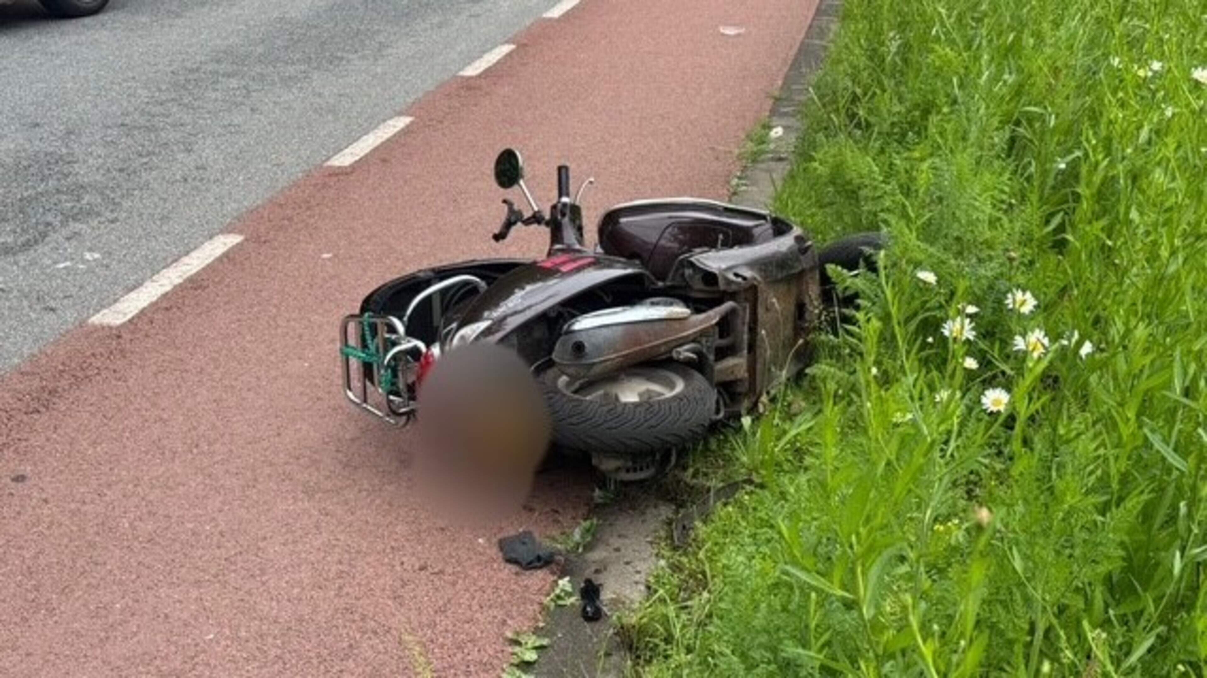Twee gewonden bij botsing tussen auto en scooter in Heerlen